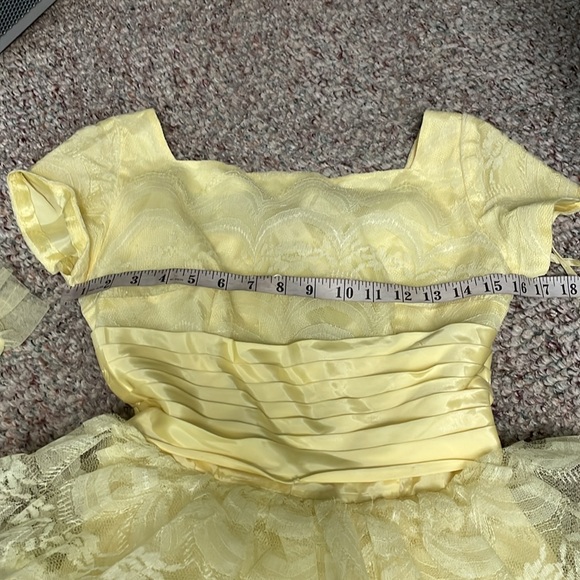 Vintage 50s triple ruffle tiered crinoline lace dress with matching mesh gloves - Picture 4 of 11